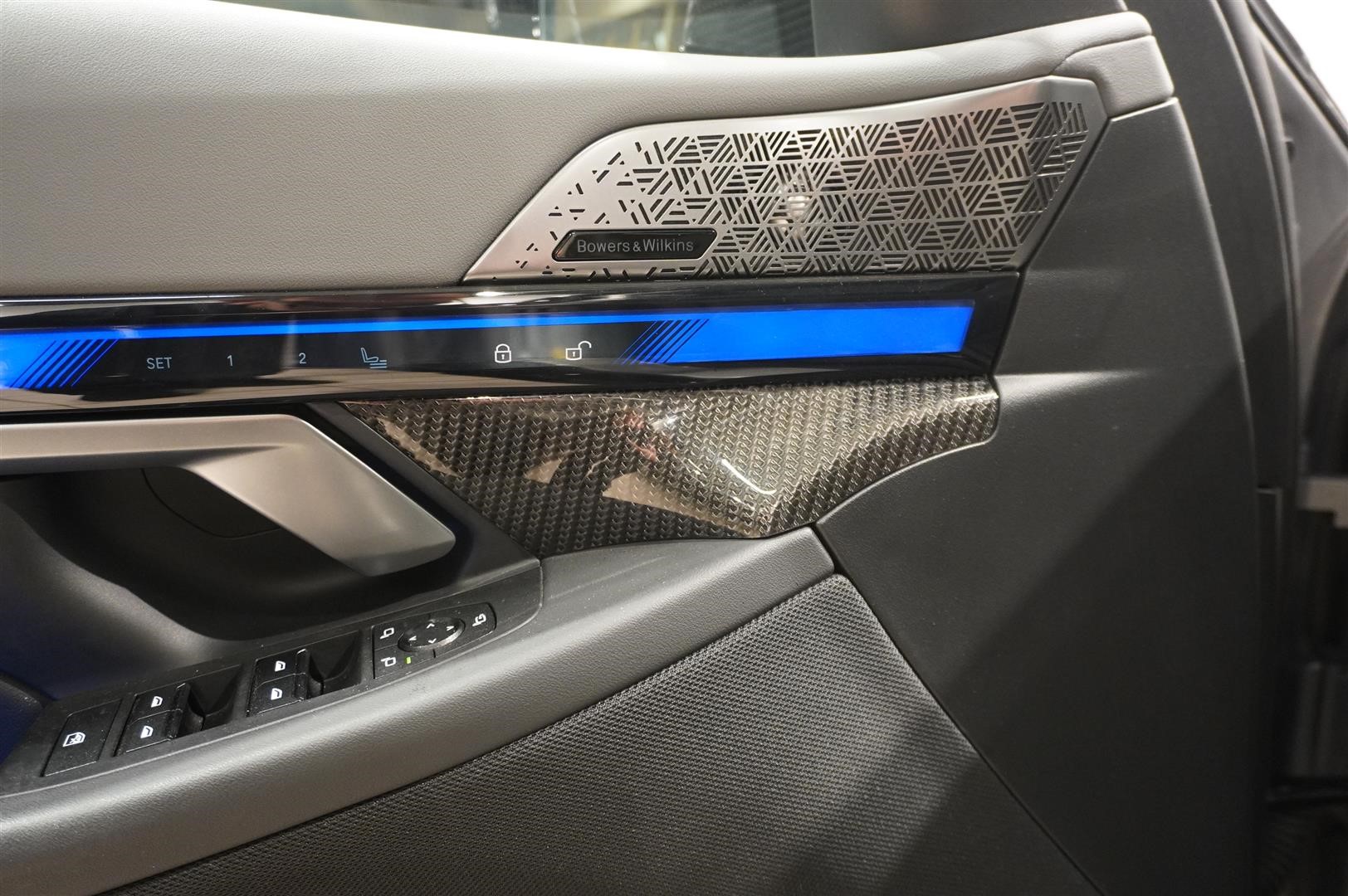 M Sport Pro Innovation DAP Keyless B&W Drag_6