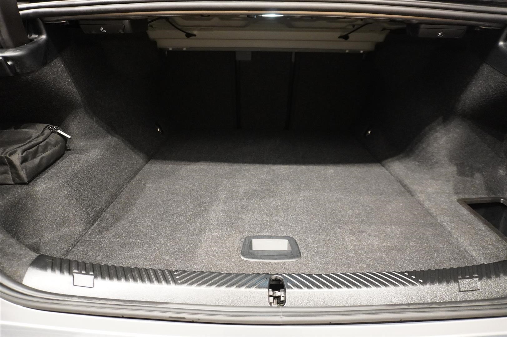 M Sport Pro Innovation DAP Keyless B&W Drag_12