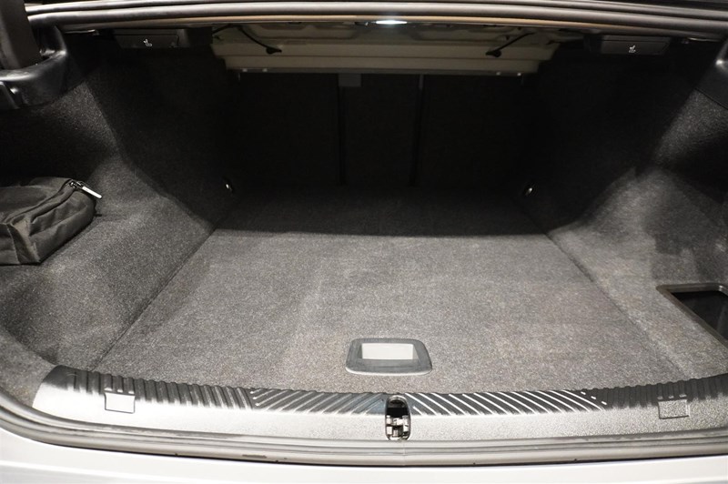 M Sport Pro Innovation DAP Keyless B&W Drag_12