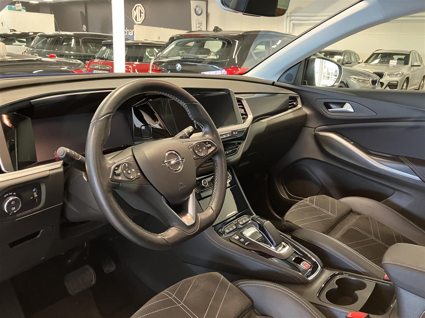 Hybrid4 300hk AWD Ultimate Drag Kamera Nav 2.99%_1
