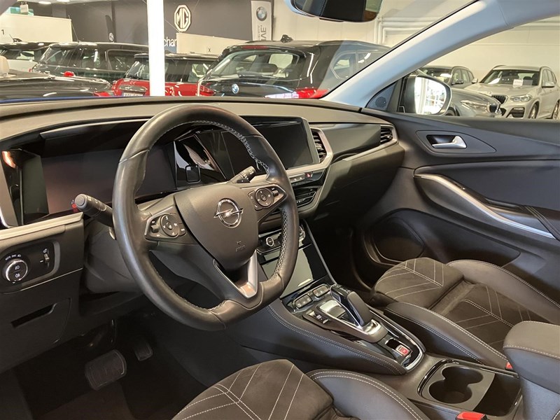 Hybrid4 300hk AWD Ultimate Drag Kamera Nav 2.99%_1