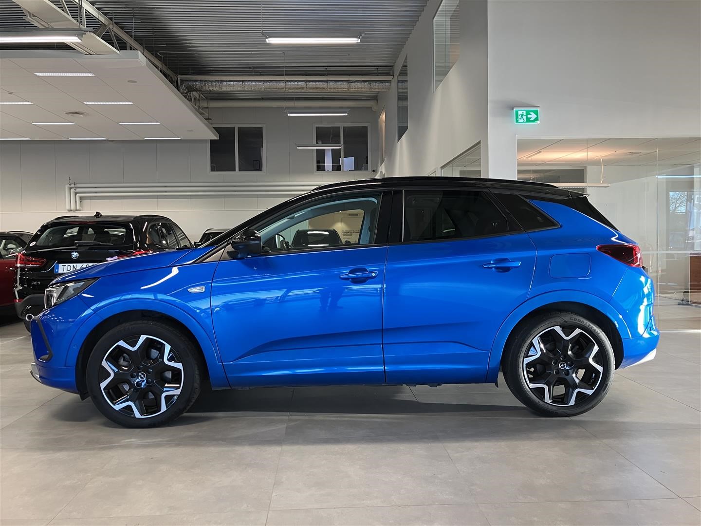 Hybrid4 300hk AWD Ultimate Drag Kamera Nav 2.99%_2
