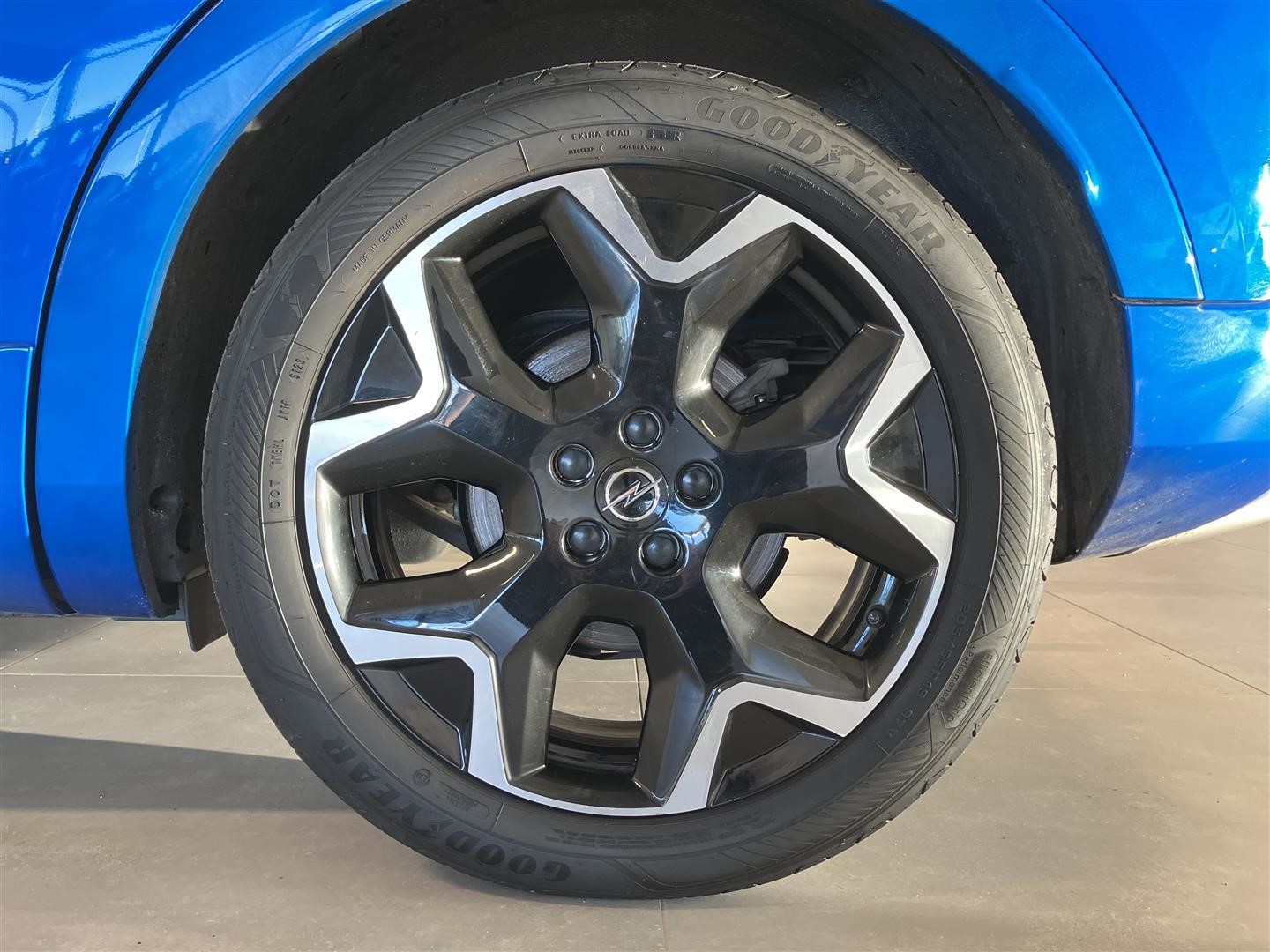 Hybrid4 300hk AWD Ultimate Drag Kamera Nav 2.99%_6