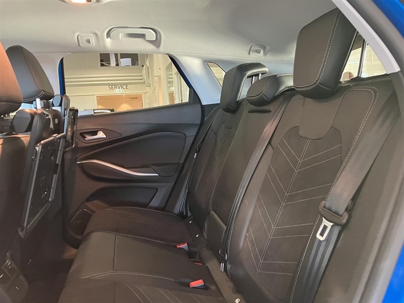 Hybrid4 300hk AWD Ultimate Drag Kamera Nav 2.99%_8