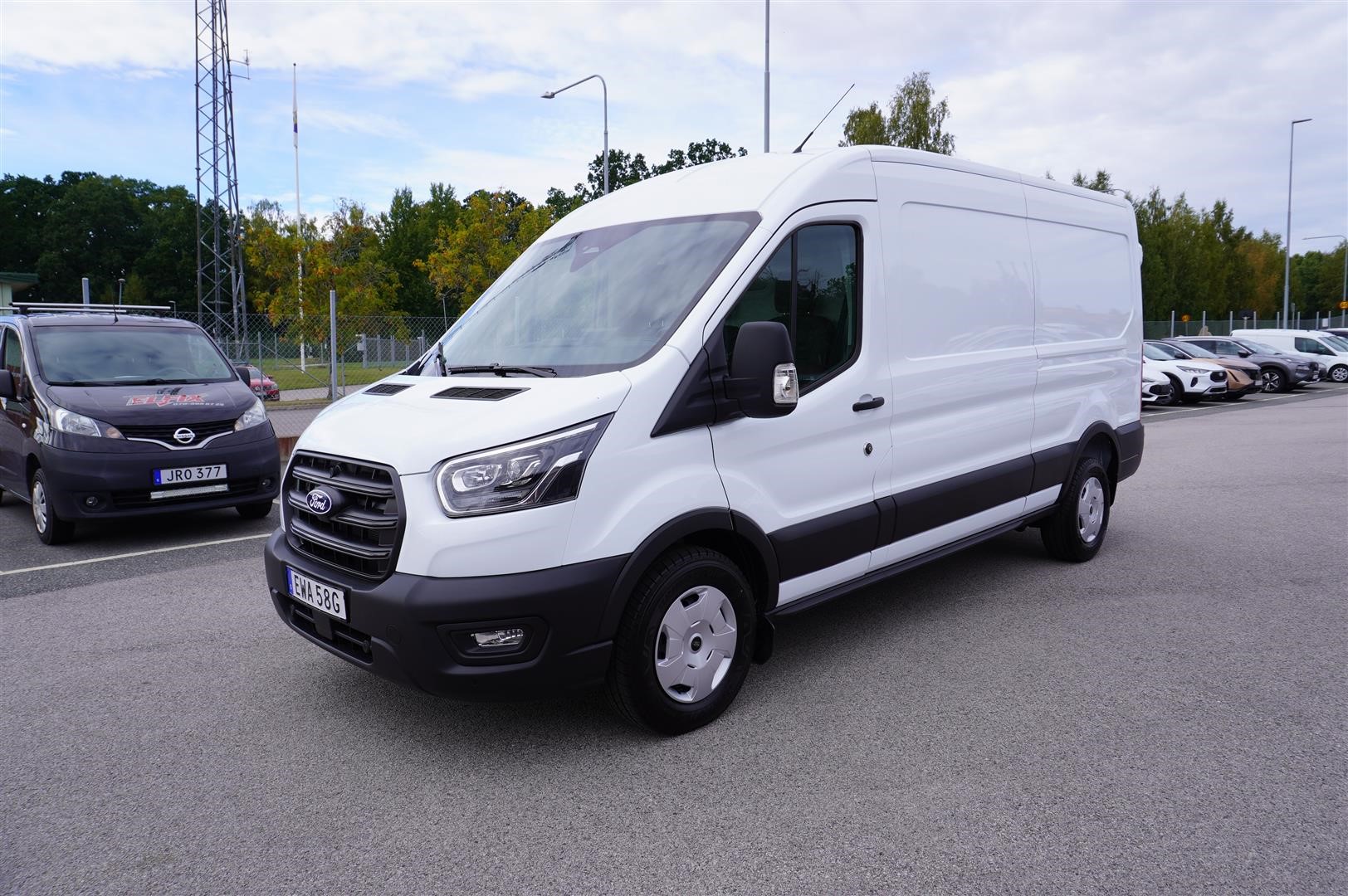 Skåp Trend 350 L3 2.0l Ecoblue 165 hk 8AT FWD_1