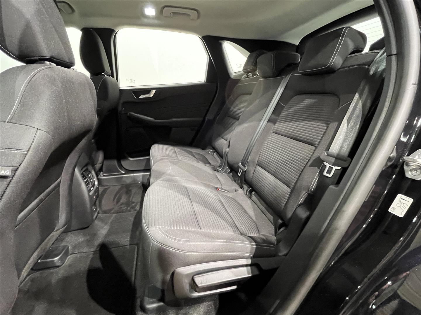 Ford Kuga Titanium Plug-In FWD 225hk CVT Vinterpaket_6