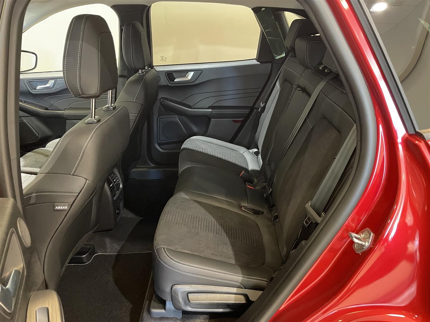 Active X 2.5 Plug-In Hybrid FWD 243hk Business Edition_10