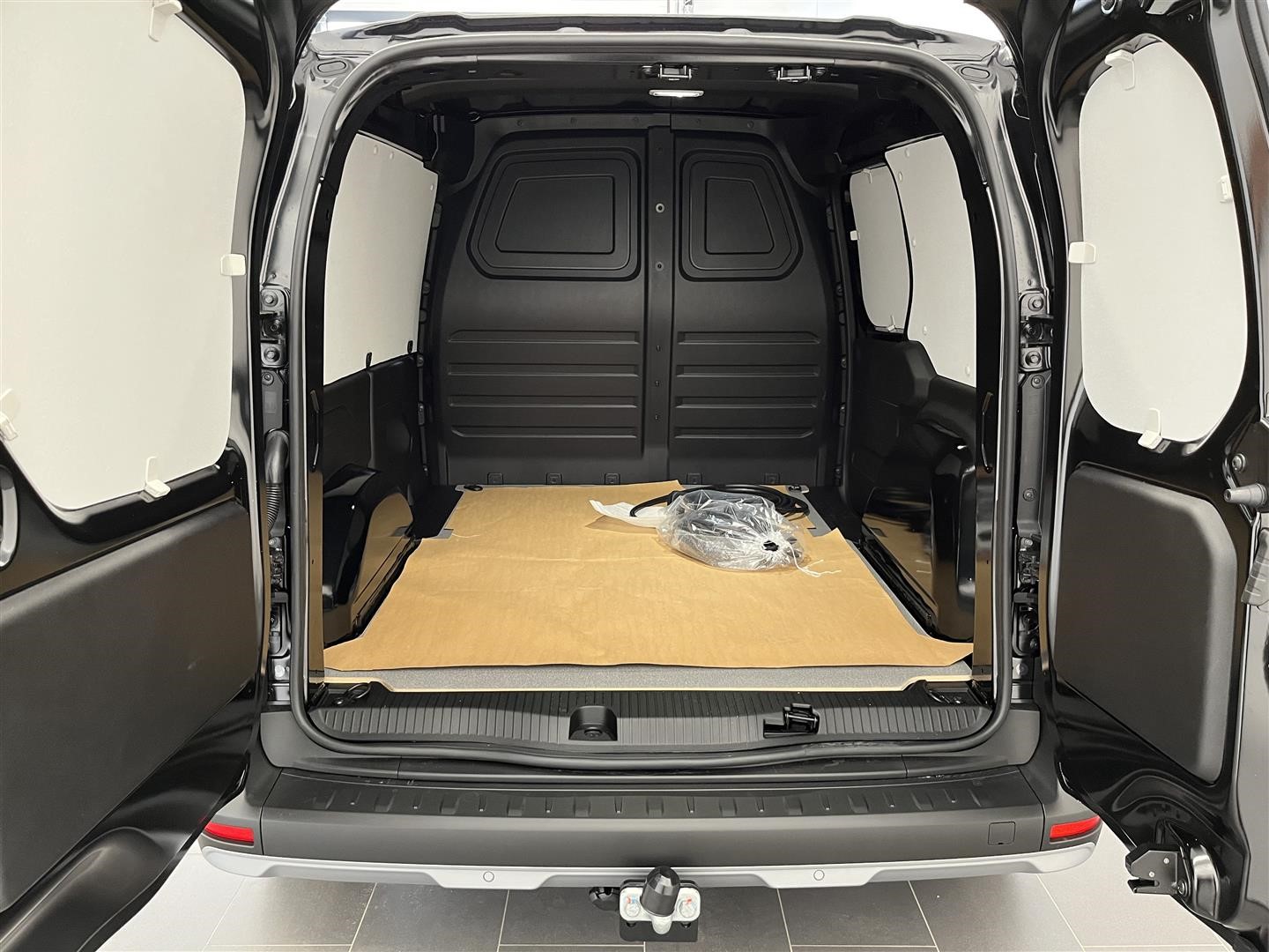 Van EV 45kWh N-Connecta L1 Blind FD + SSD Holmgrens Edition_5