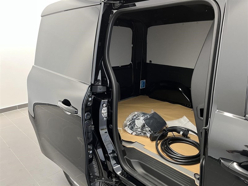 Van EV 45kWh N-Connecta L1 Blind FD + SSD Holmgrens Edition_10