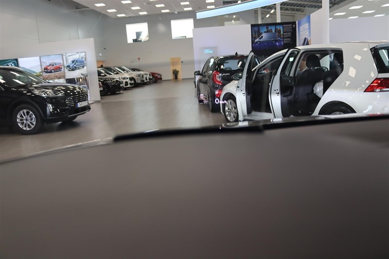 Volkswagen Tiguan R-Line AWD Panorama Eldrag D-Värmare 360 Kamera Elstol Minne_14