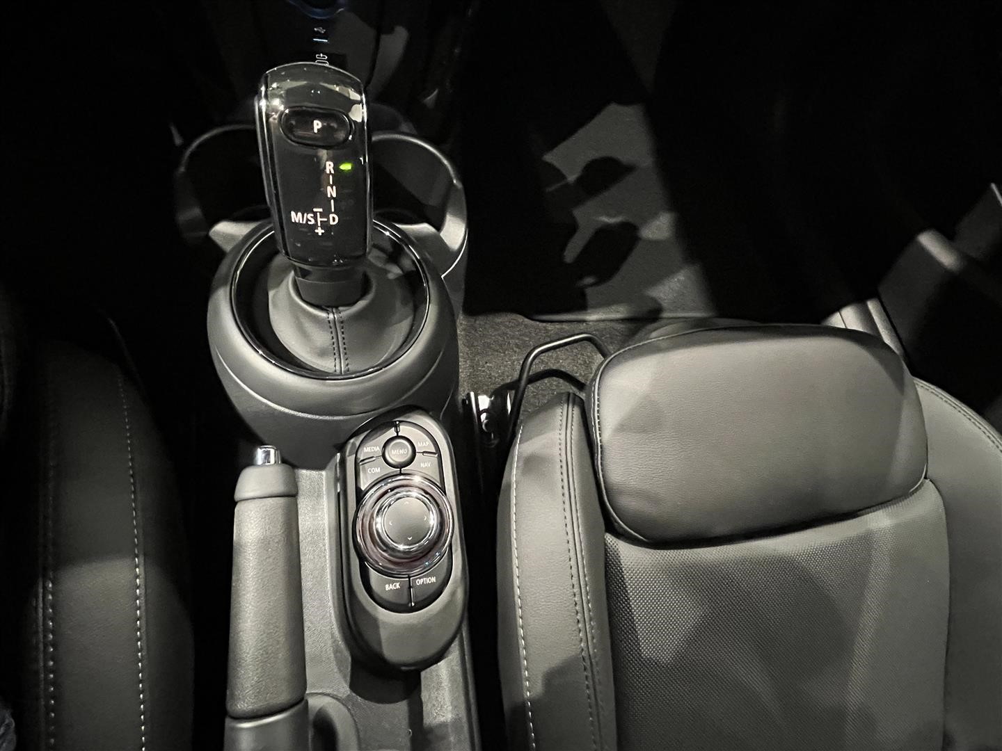MINI Cooper S 5-Dörrar Experience Navi 17'' Backkamera_10