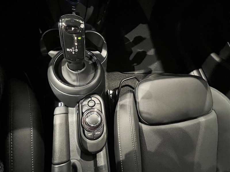 MINI Cooper S 5-Dörrar Experience Navi 17'' Backkamera_10
