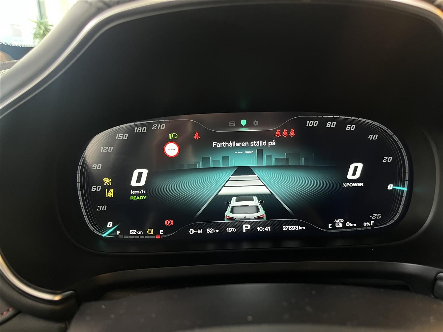 MG EHS PHEV Luxury Pebble Black Adaptiv Farthållare Panoramatak_14