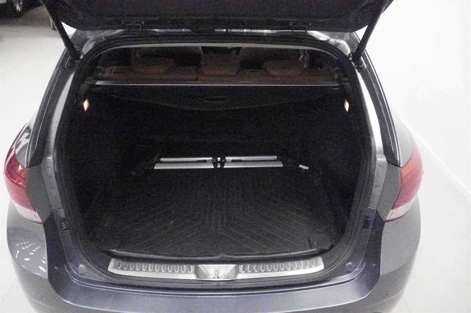 Kombi 1.7 CRDi Premium 141 hk Aut Panorama Drag 141 hk 2.99% Ränta_15