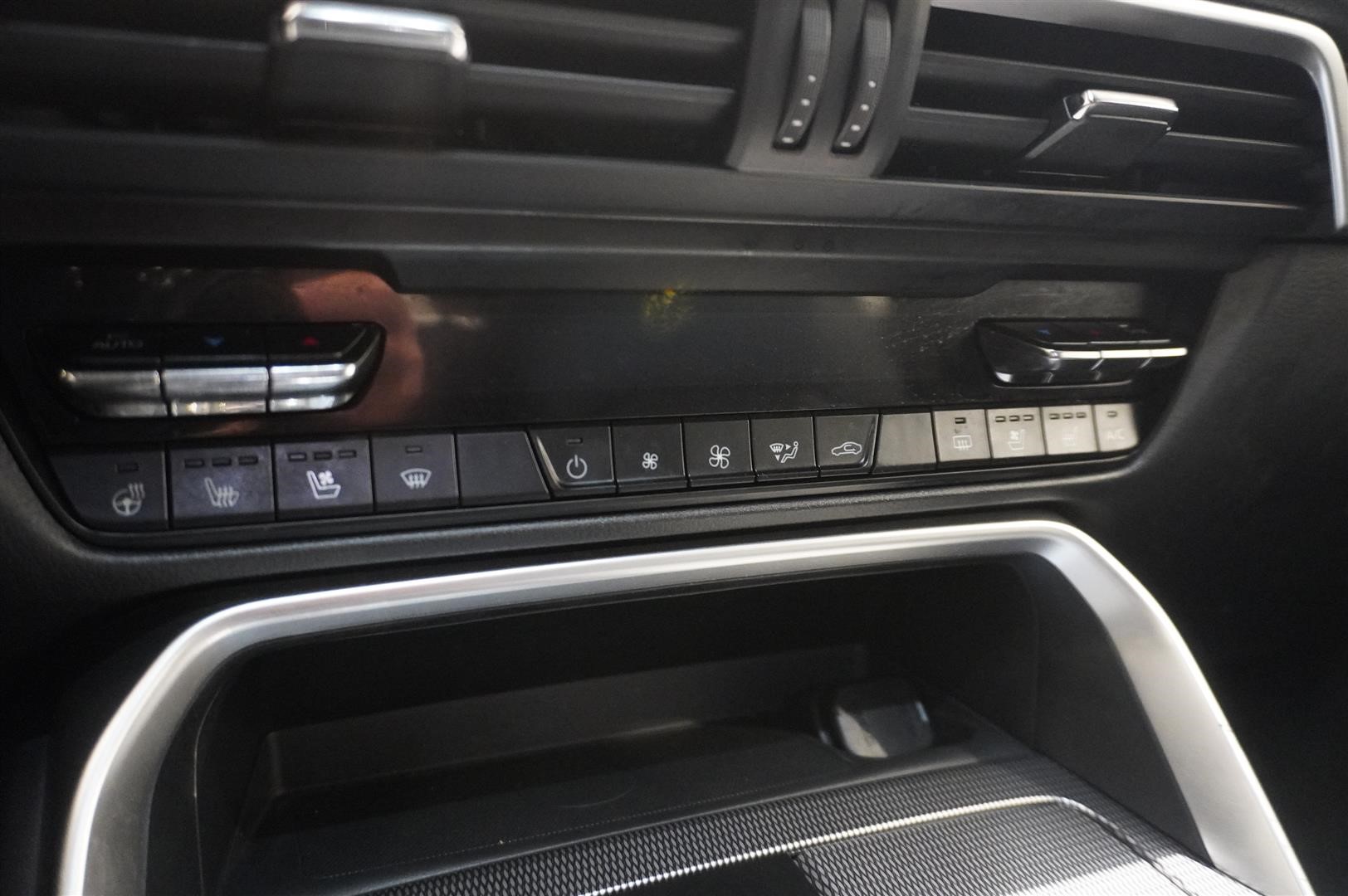 PHEV AWD Homura Drag_9