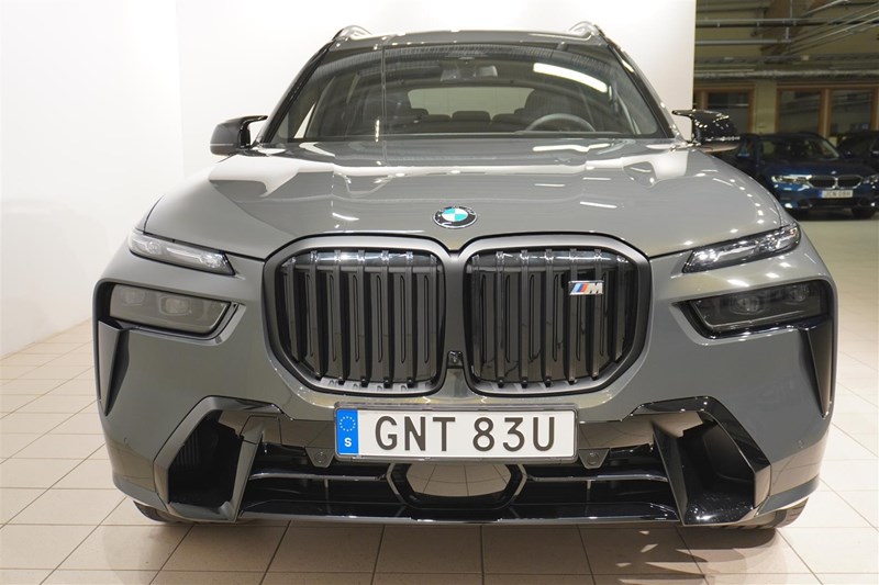 M60i xDrive Exclusive Comfort Bw Drag_4