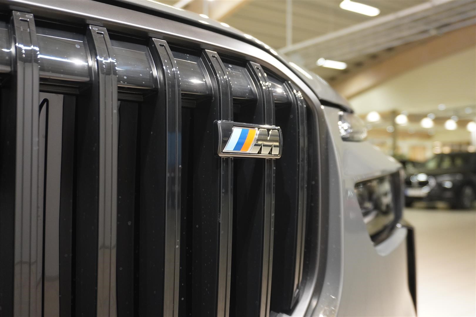 M60i xDrive Exclusive Comfort Bw Drag_6