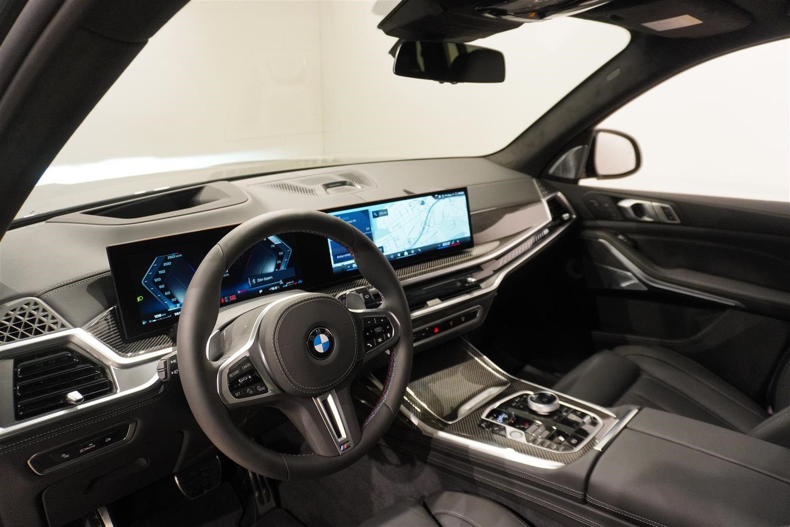 M60i xDrive Exclusive Comfort Bw Drag_8