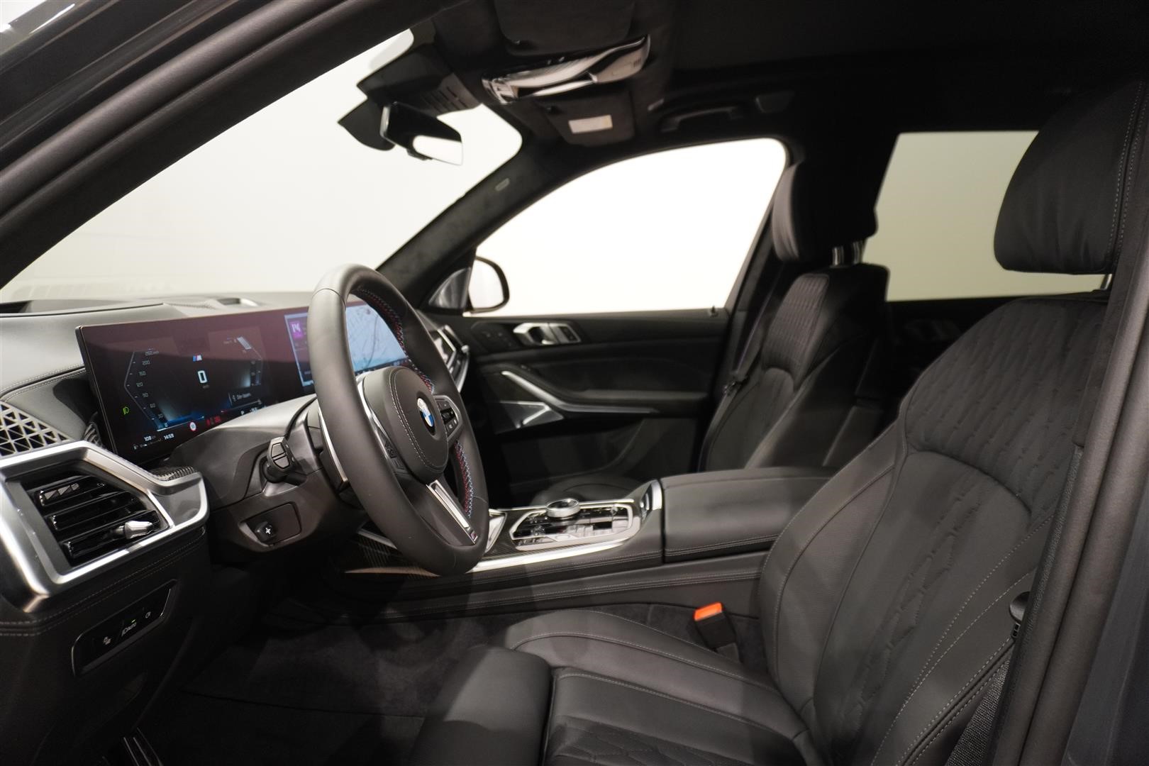 M60i xDrive Exclusive Comfort Bw Drag_9