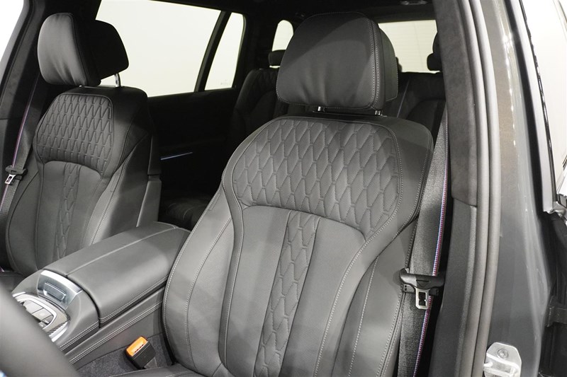M60i xDrive Exclusive Comfort Bw Drag_12