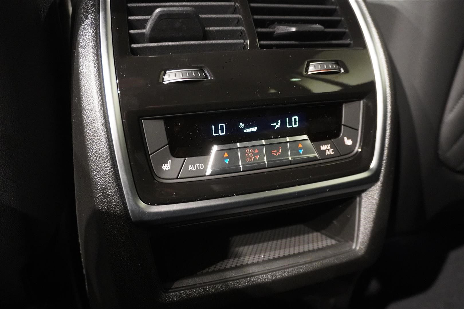 M60i xDrive Exclusive Comfort Bw Drag_22