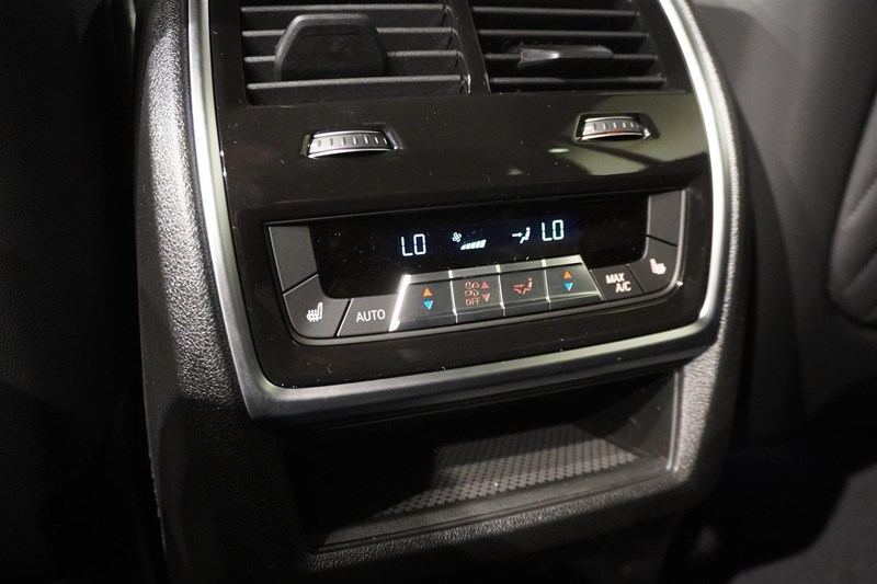 M60i xDrive Exclusive Comfort Bw Drag_22