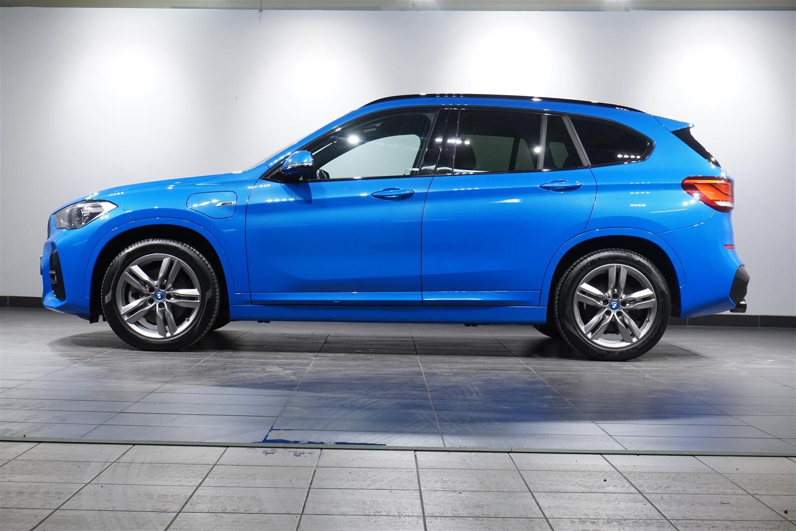 xDrive25e M Sport Navi Kamera 18”_1