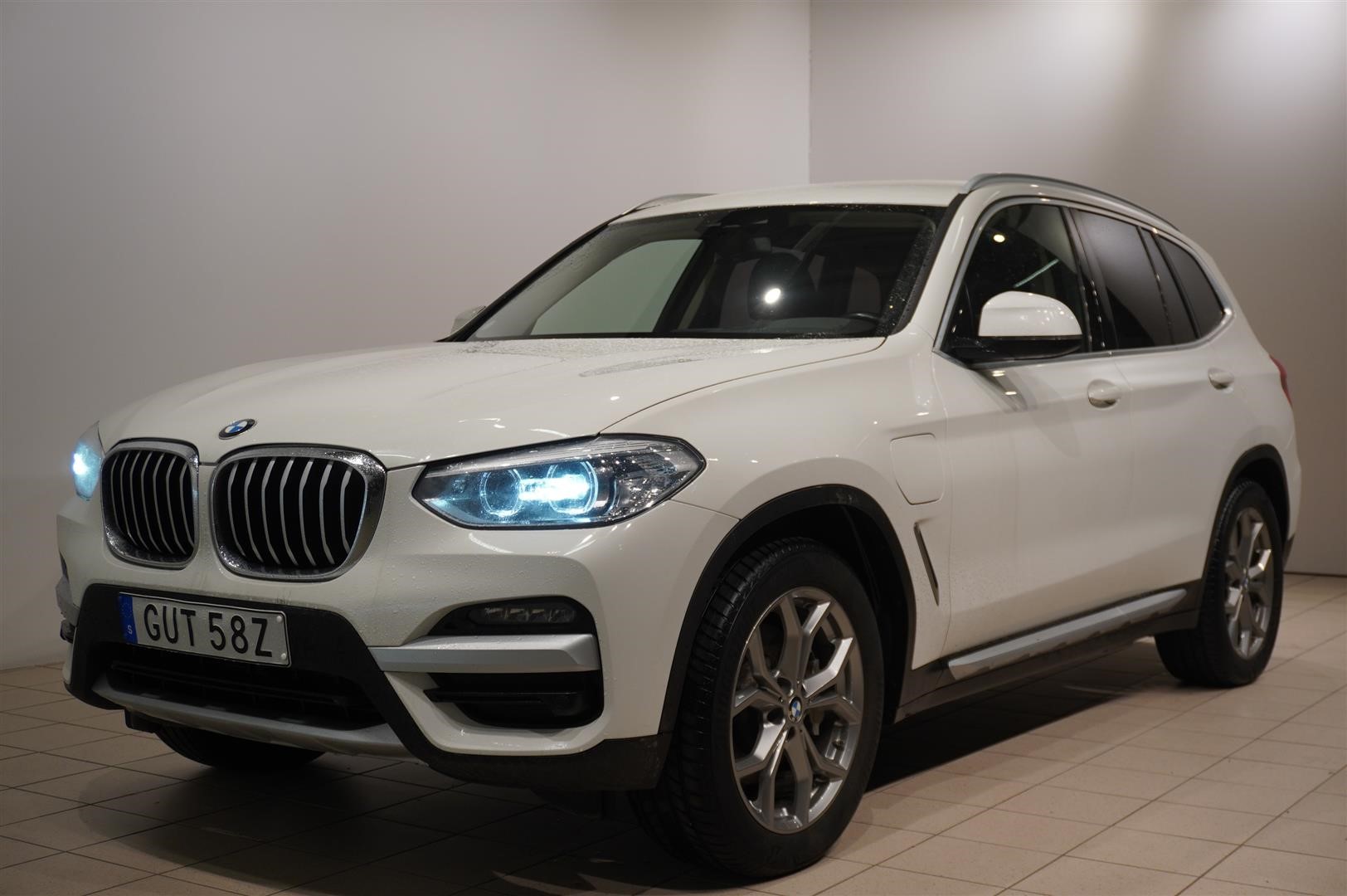 xDrive30e xLine Navi HiFi Rattvärme Drag