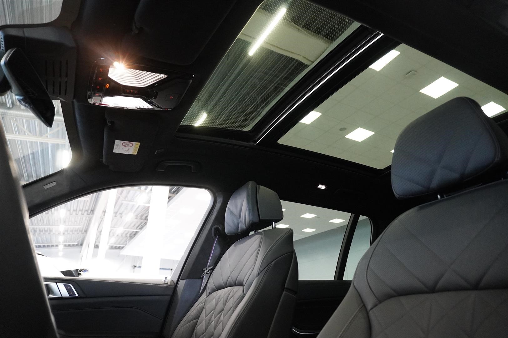 xDrive 40i M-Sport Pro Panorama Massage Värmare_8