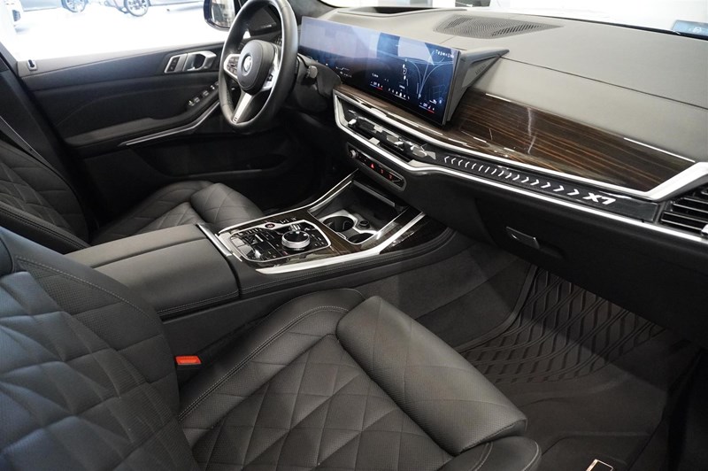 xDrive 40i M-Sport Pro Panorama Massage Värmare_17