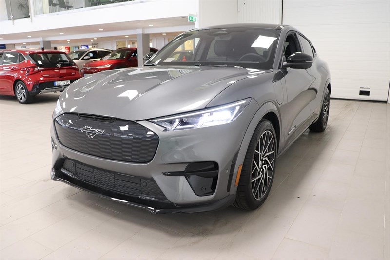 GT AWD Long Range_2