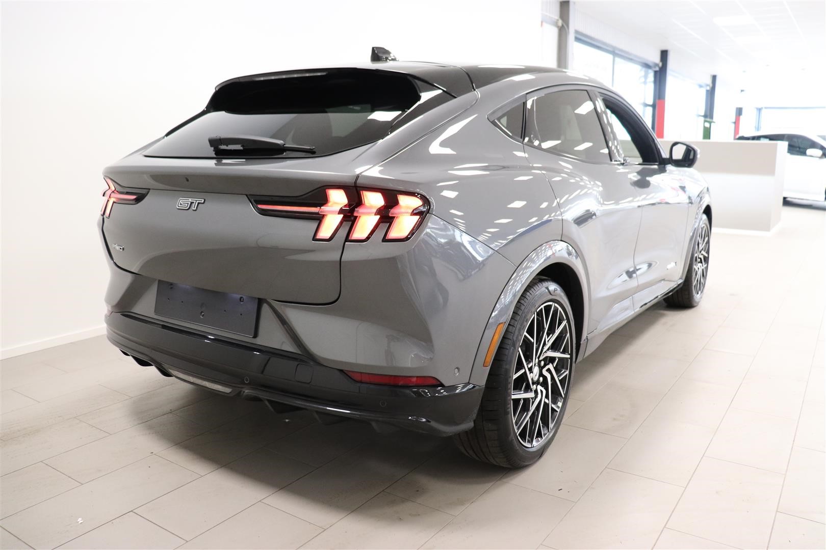 GT AWD Long Range_4