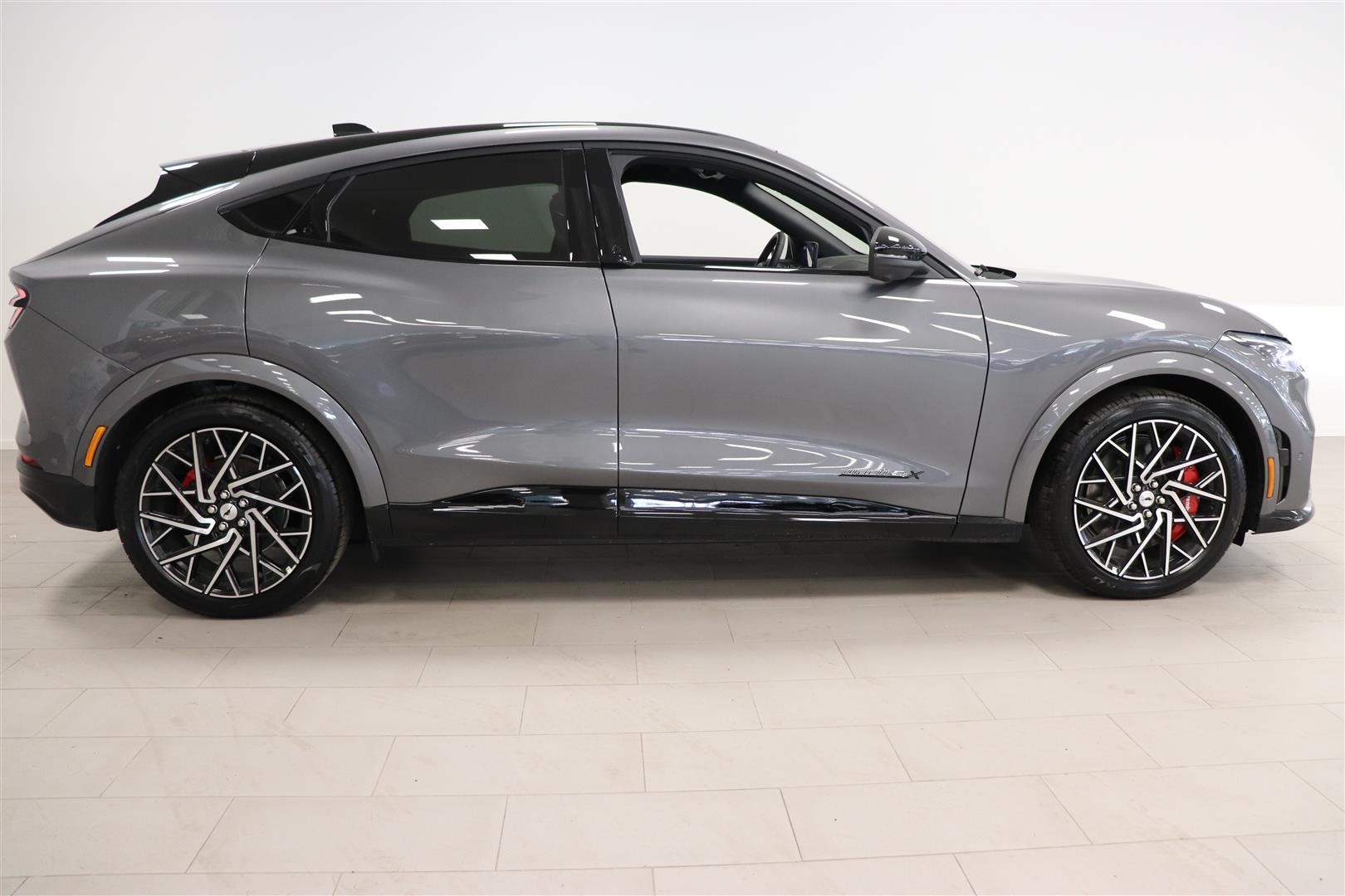 GT AWD Long Range_5