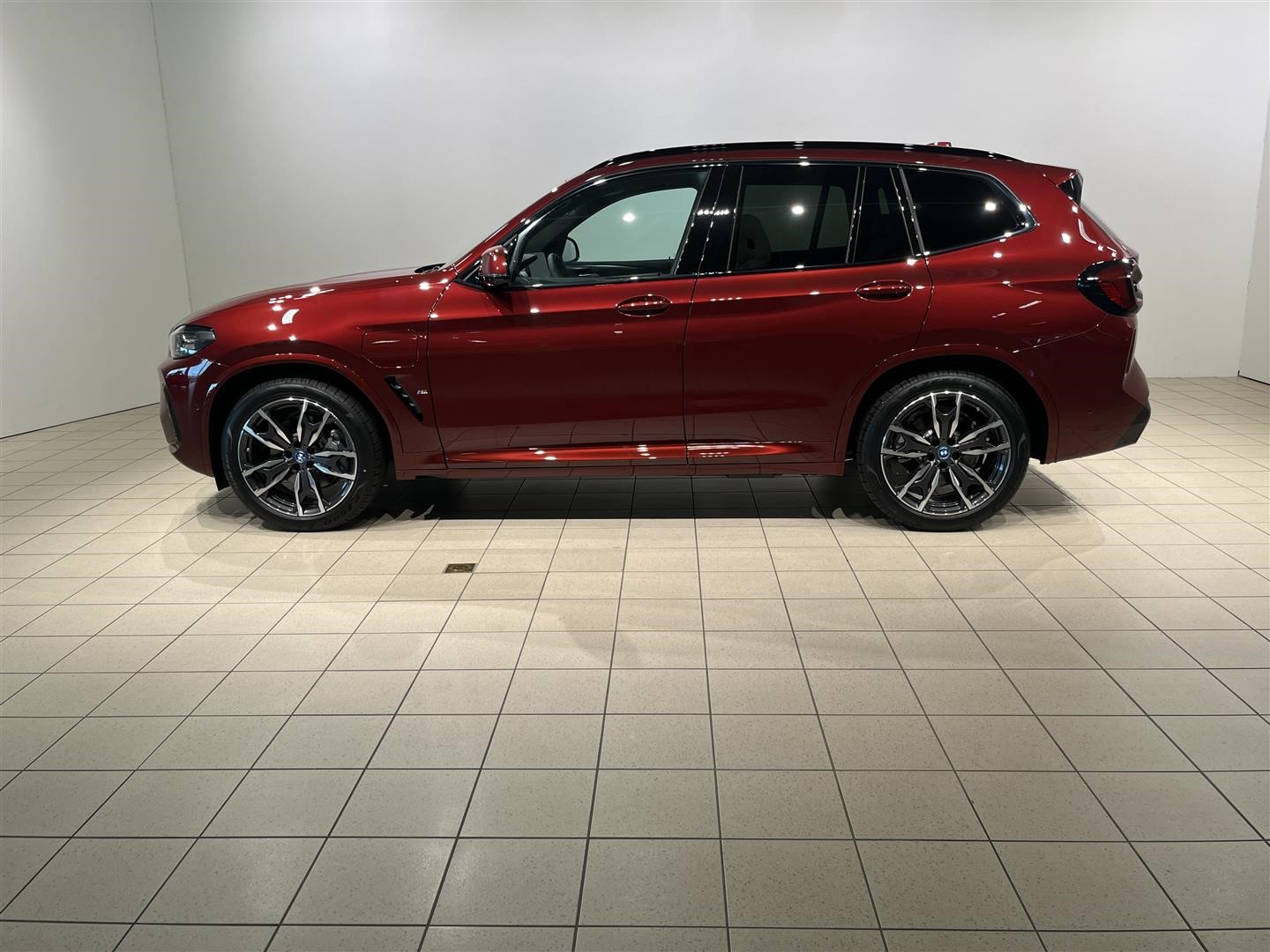 xDrive30e M Sport Innovation DAP El-Stol H K Drag_1