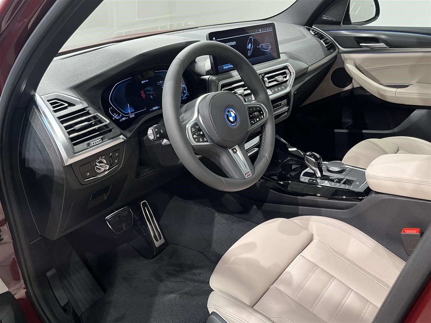 xDrive30e M Sport Innovation DAP El-Stol H K Drag_3