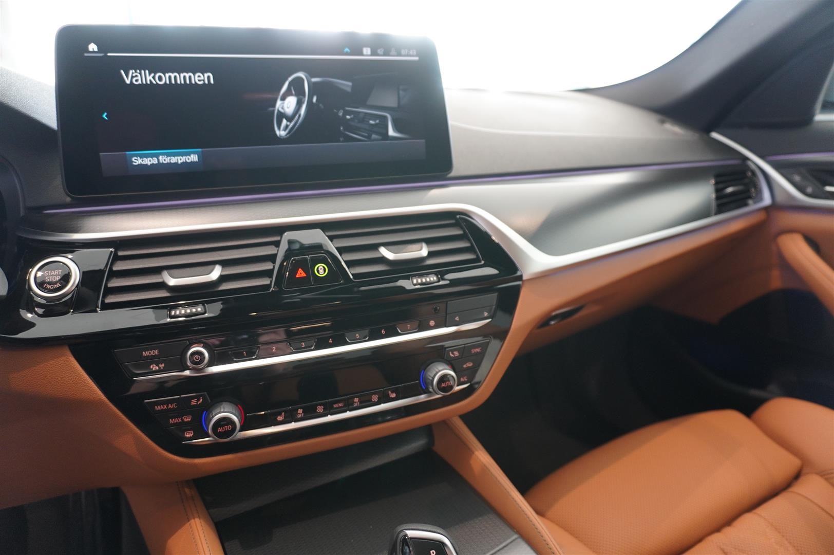 Sedan M-Sport Dragkrok Navigation HiFi Parking Assist_6