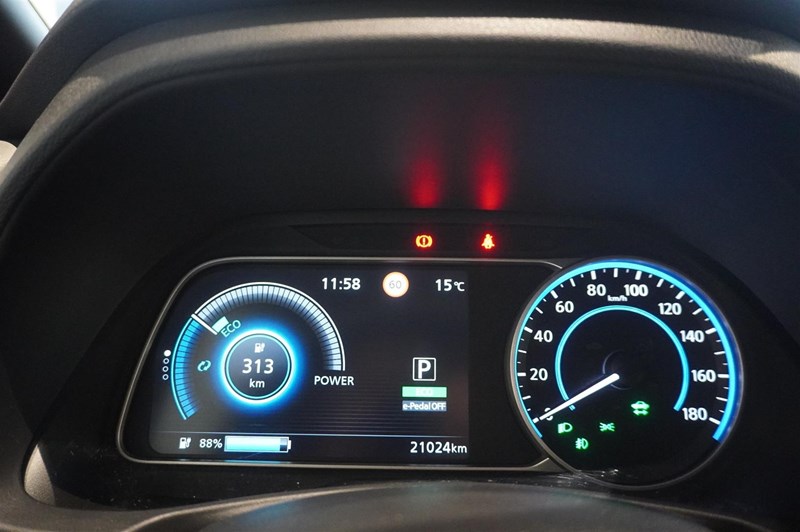 5dr N-Connecta 59 kWh_9