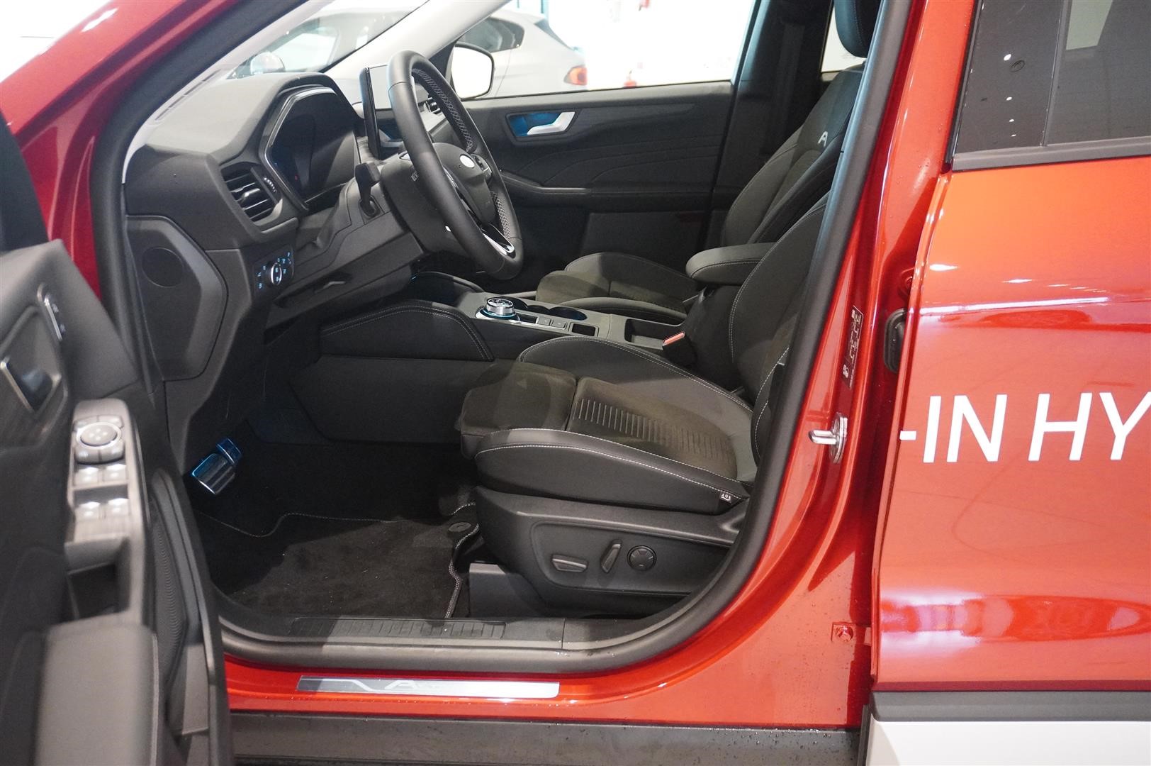 Active X 2.5 Plug-In Hybrid FWD 243hk Business Edition_4