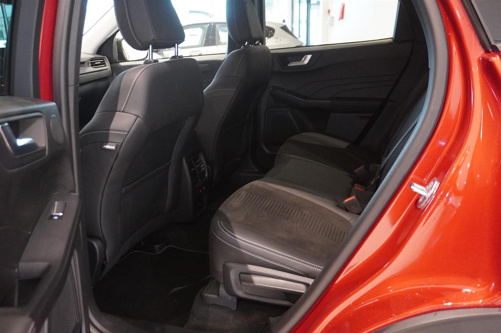 Active X 2.5 Plug-In Hybrid FWD 243hk Business Edition_5