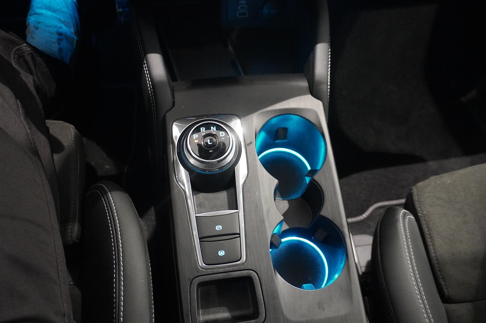 Active X 2.5 Plug-In Hybrid FWD 243hk Business Edition_7