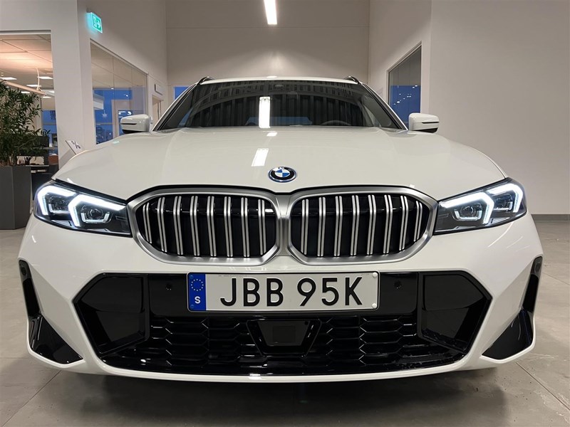 Touring M Sport Active Launch Ed Drag Aktiv Fartpilot HiFi_17