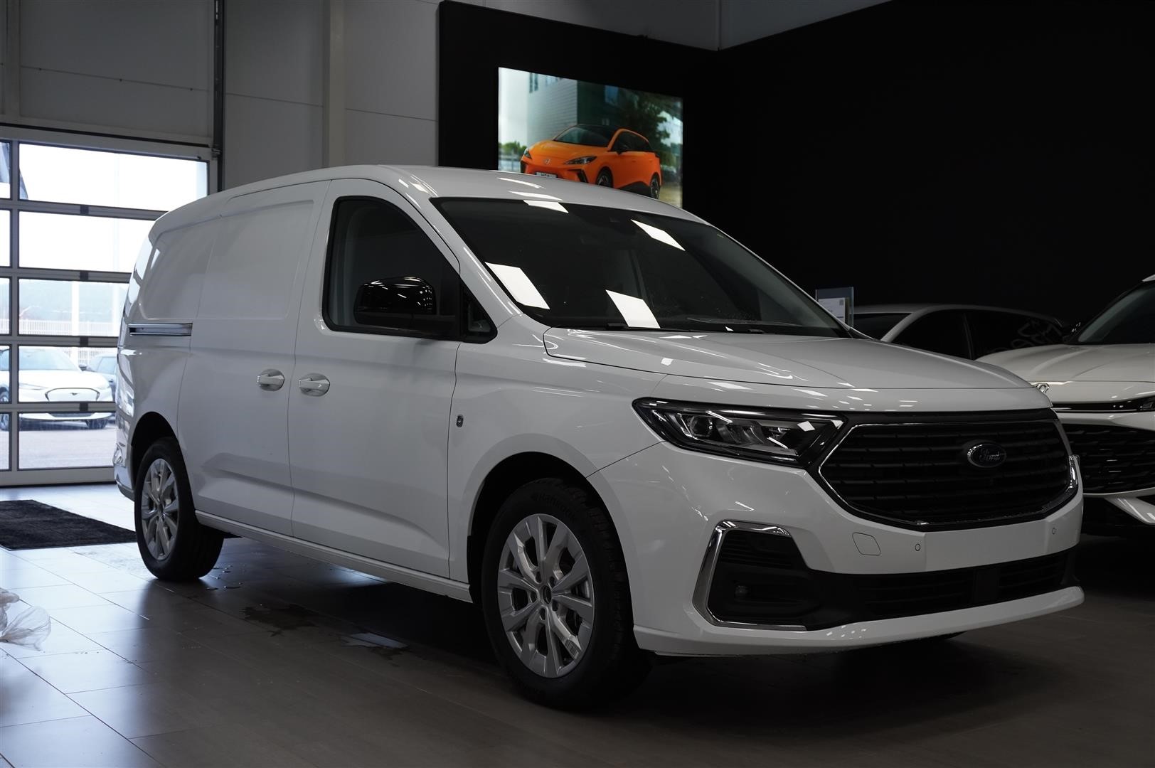 Skåp L2 Limited 1.5 EcoBoost Plug-In 110kw 150hk 6AT_2
