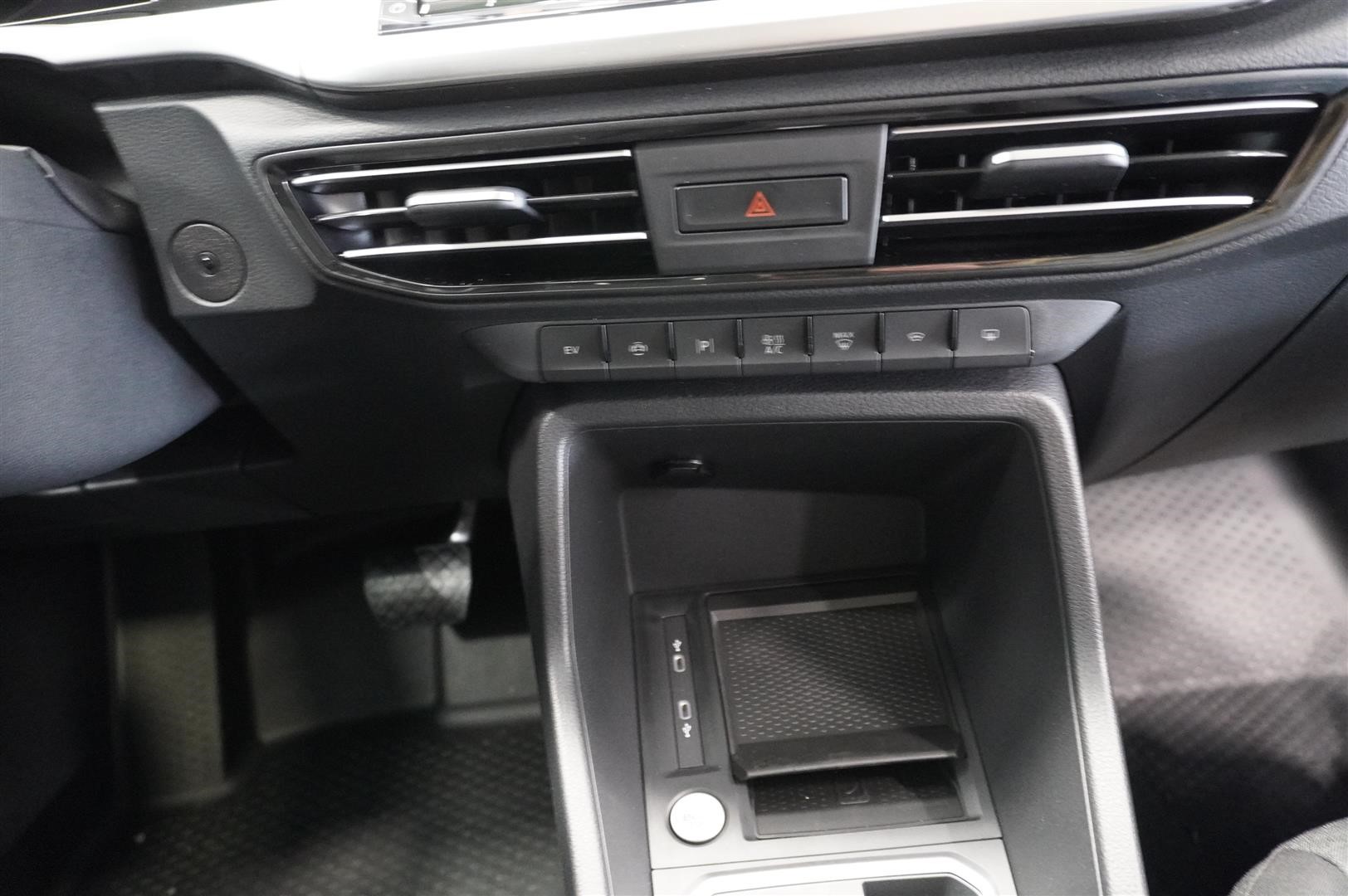 Skåp L2 Limited 1.5 EcoBoost Plug-In 110kw 150hk 6AT_11