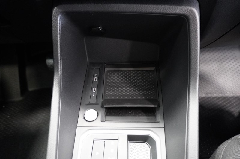 Skåp L2 Limited 1.5 EcoBoost Plug-In 110kw 150hk 6AT_12