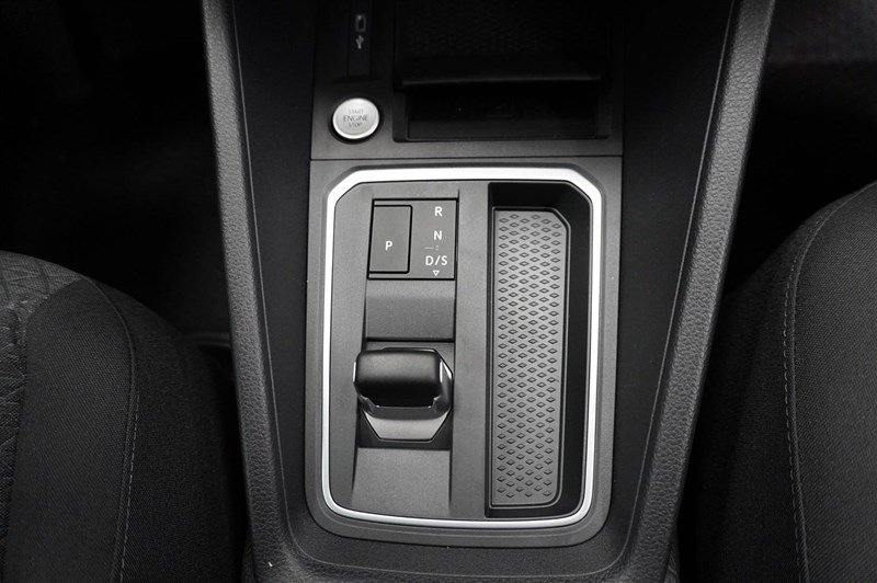 Skåp L2 Limited 1.5 EcoBoost Plug-In 110kw 150hk 6AT_13