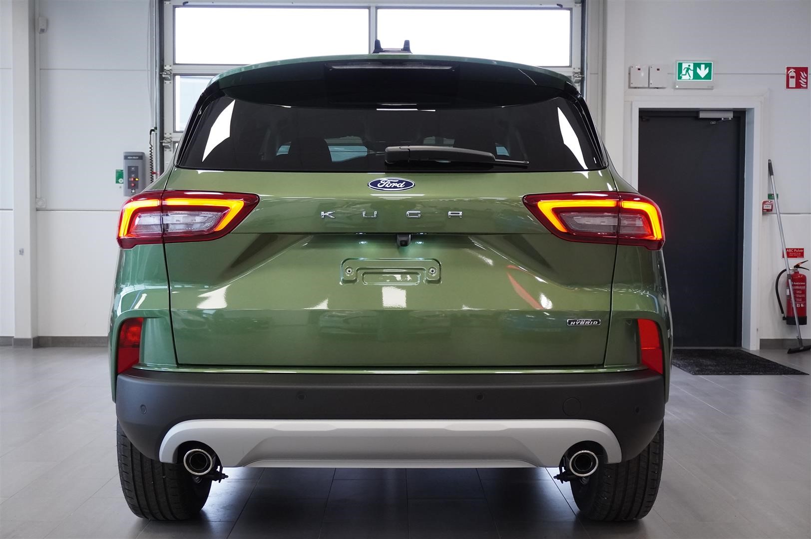 Titanium 2.5 Plug-In Hybrid FWD 243hk CVT_4