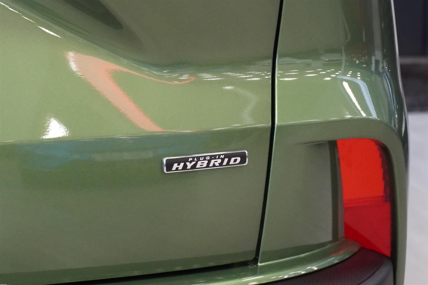 Titanium 2.5 Plug-In Hybrid FWD 243hk CVT_7