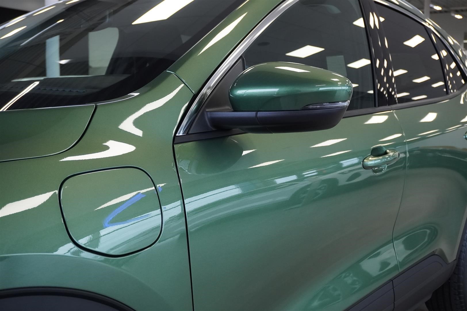 Titanium 2.5 Plug-In Hybrid FWD 243hk CVT_12