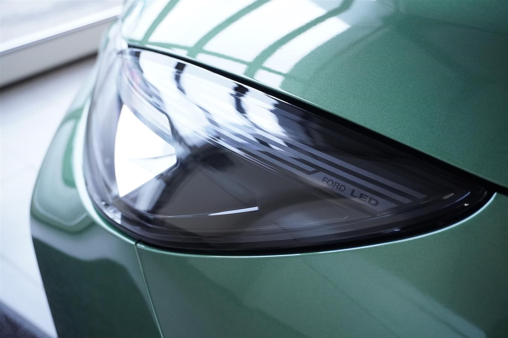Titanium 2.5 Plug-In Hybrid FWD 243hk CVT_13