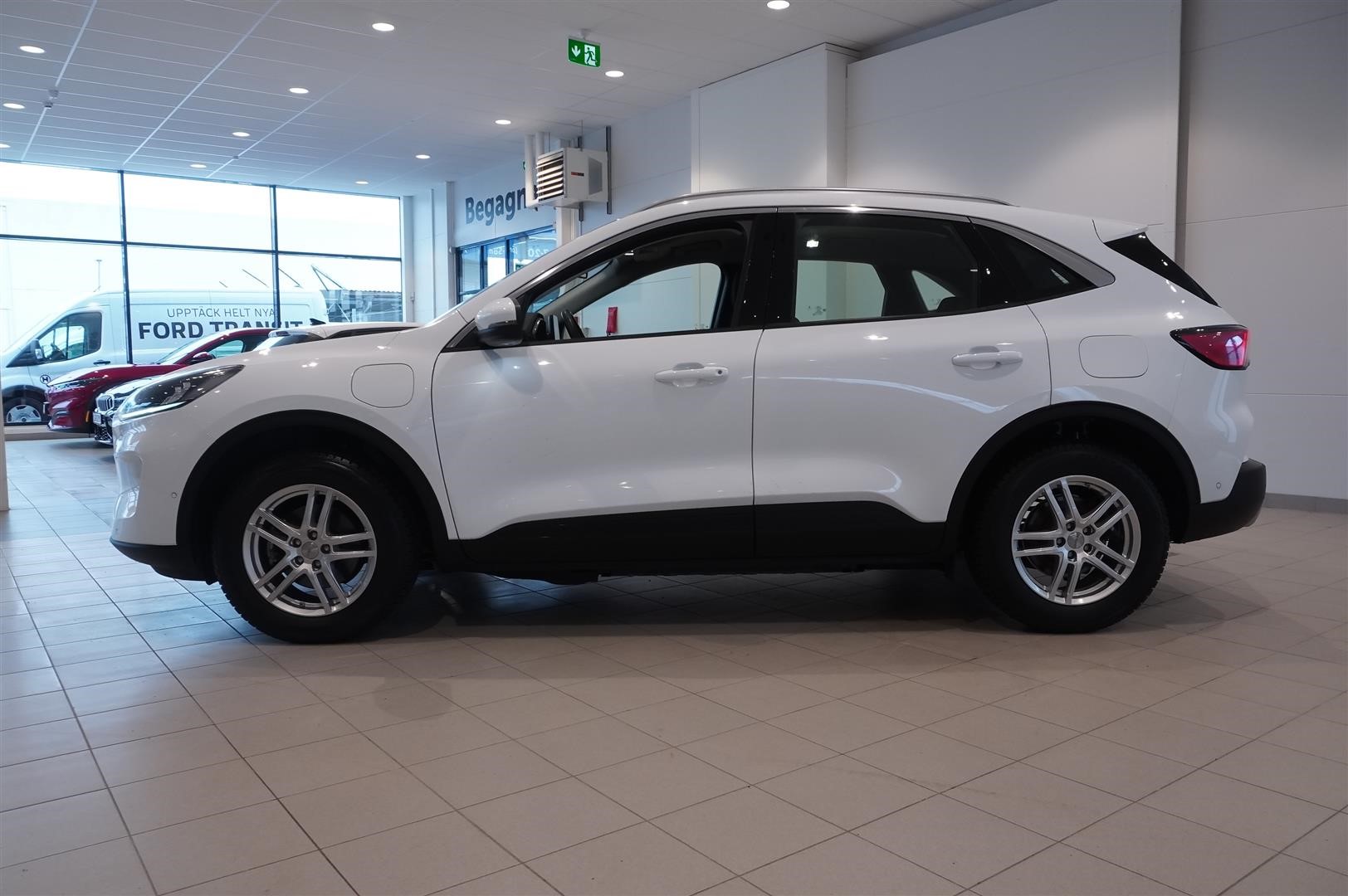 Plug-In Hybrid Titanium_2